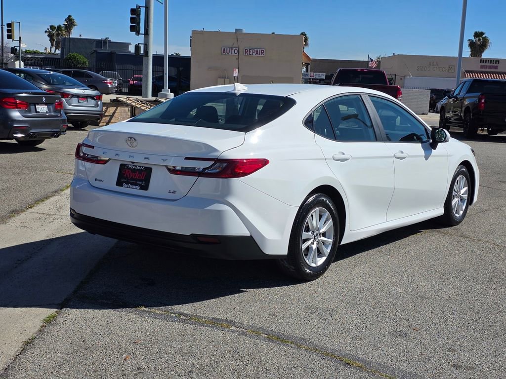 Used 2025 Toyota Camry LE image 5
