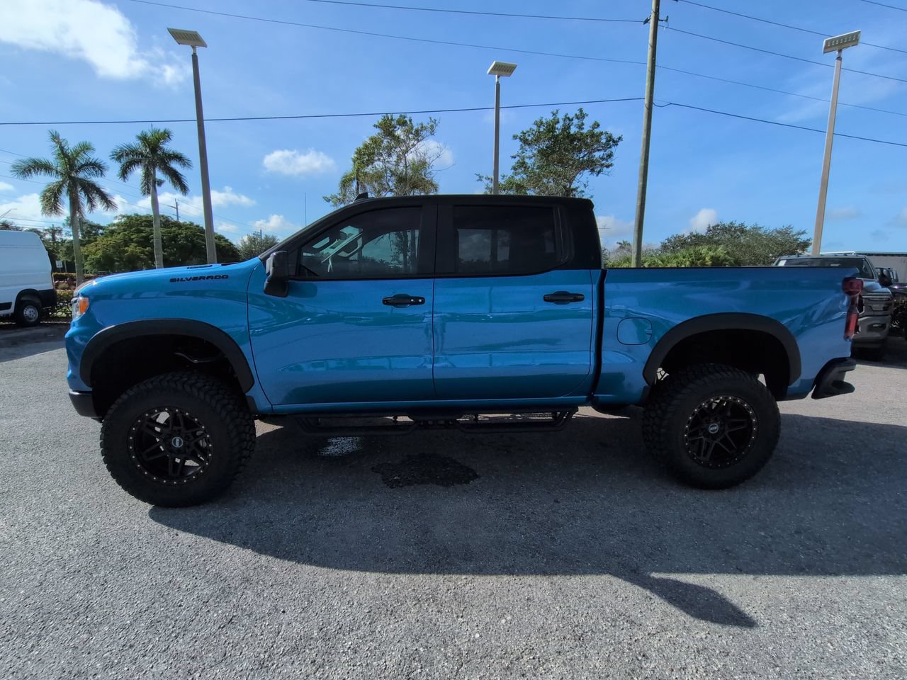 Used 2025 Chevrolet Silverado 1500 LT AWD/4WD image 8