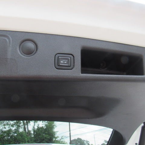 Used 2024 Chevrolet Equinox LT FWD image 8