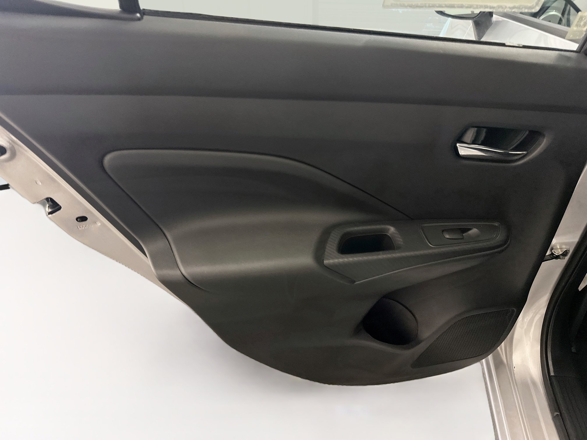 Used 2025 Nissan Versa SV FWD image 26
