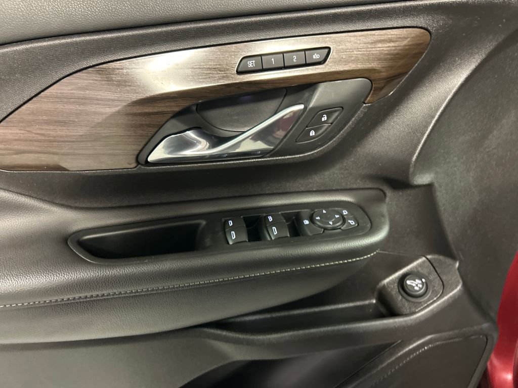 Used 2018 GMC Terrain Denali w/ Comfort Package AWD/4WD image 12