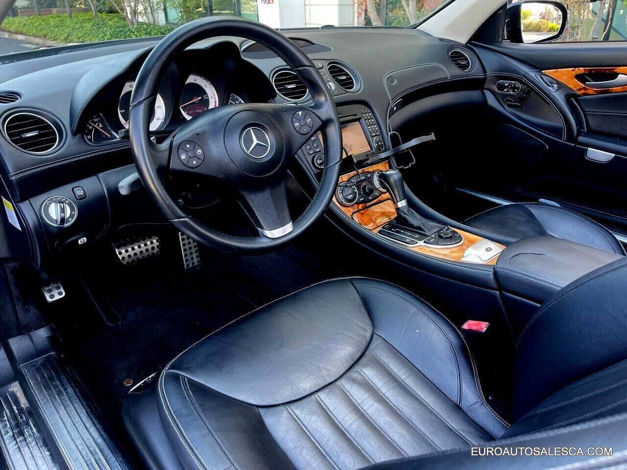 Used 2011 Mercedes-Benz SL 550 image 64
