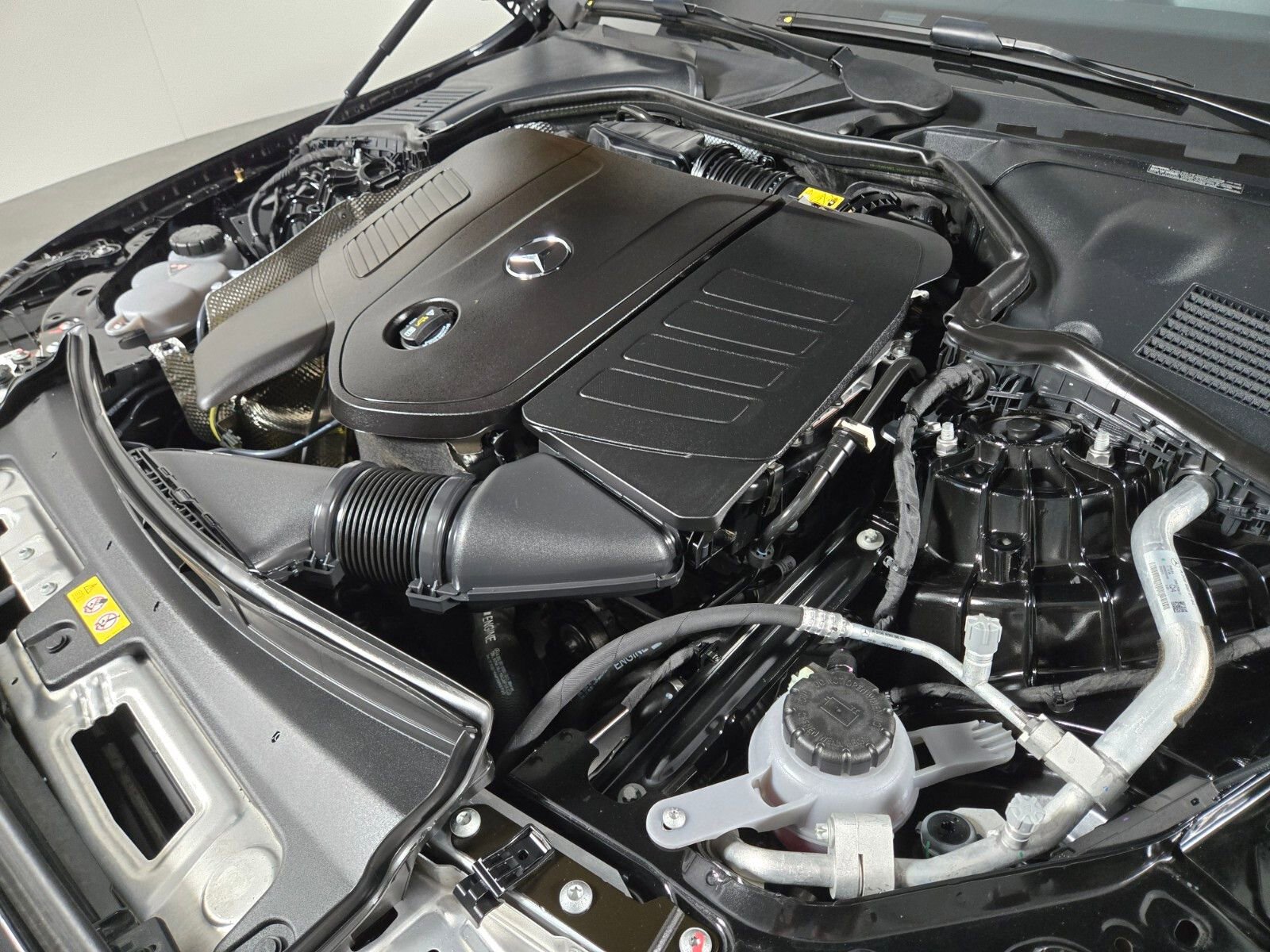 Used 2025 Mercedes-Benz C 300 Sedan image 20
