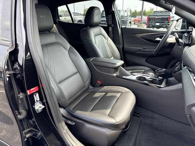 Used 2024 Buick Envista Sport Touring w/ Convenience I Package FWD image 24