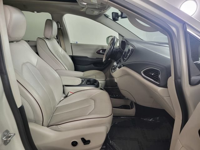 Used 2020 Chrysler Pacifica Limited FWD image 18