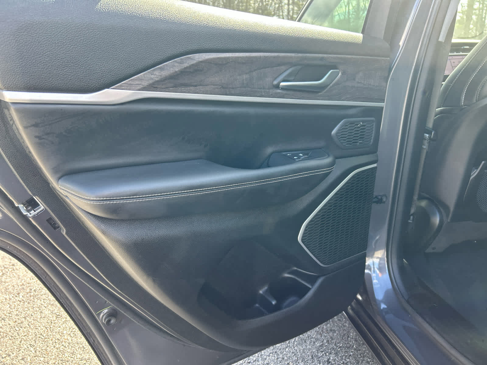 Used 2023 Jeep Grand Cherokee 4WD 4xe image 40