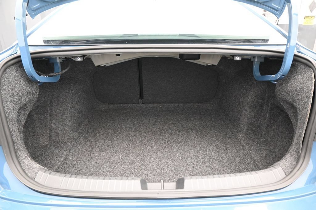 Used 2025 Volkswagen Jetta SE FWD image 34