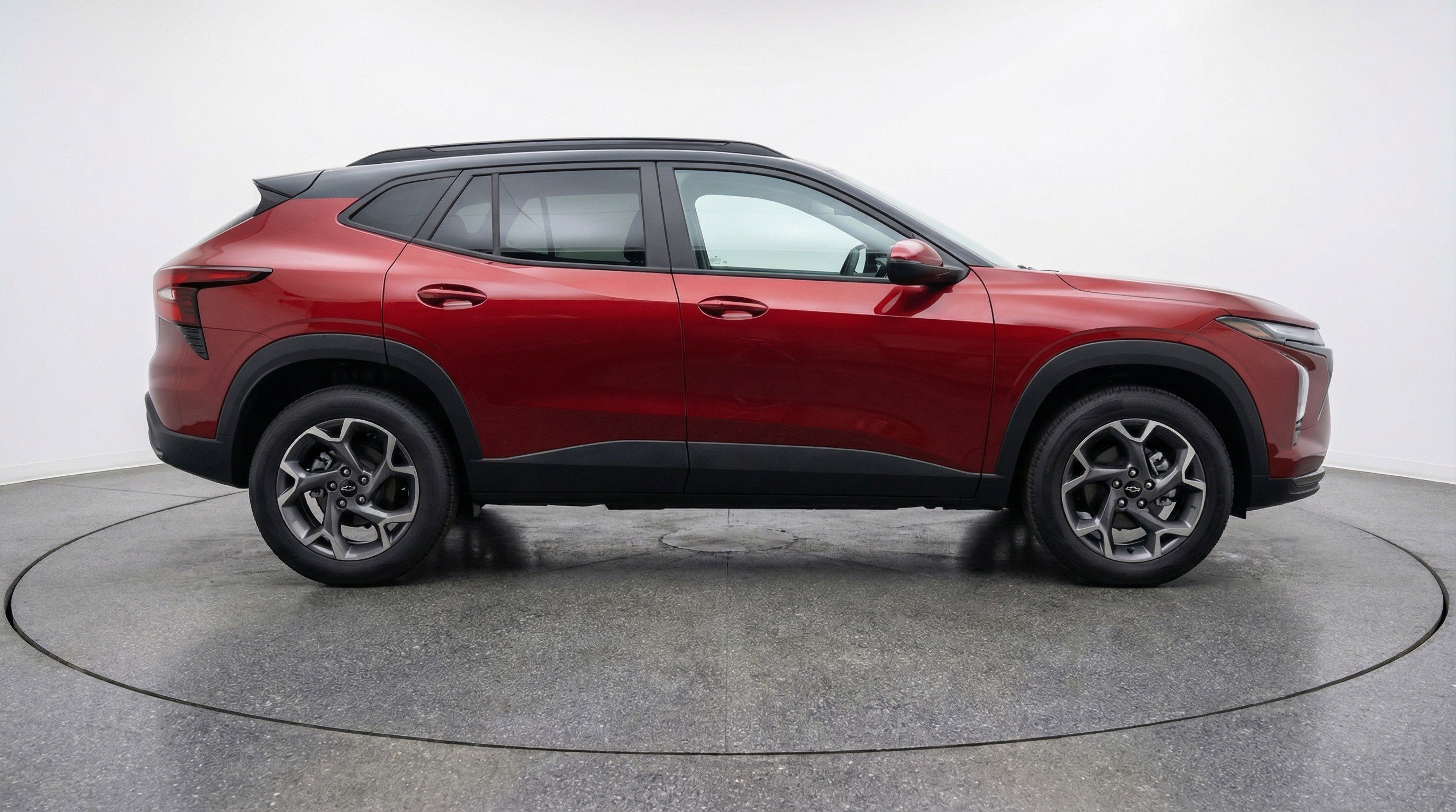 Used 2025 Chevrolet Trax LT w/ LT Convenience Package image 11