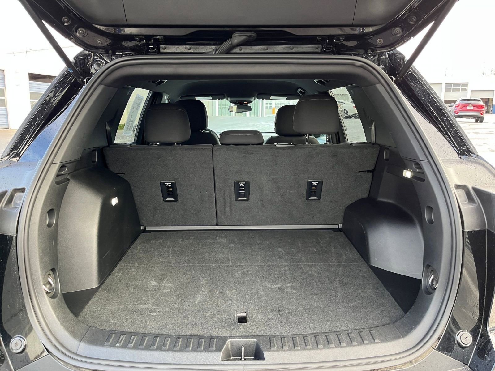 Used 2025 Chevrolet Equinox LT image 31