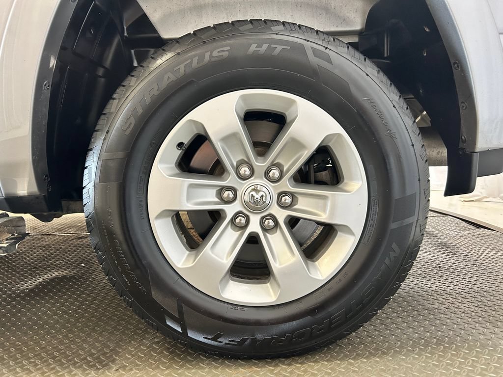 Used 2019 RAM 1500 Laramie AWD/4WD image 29
