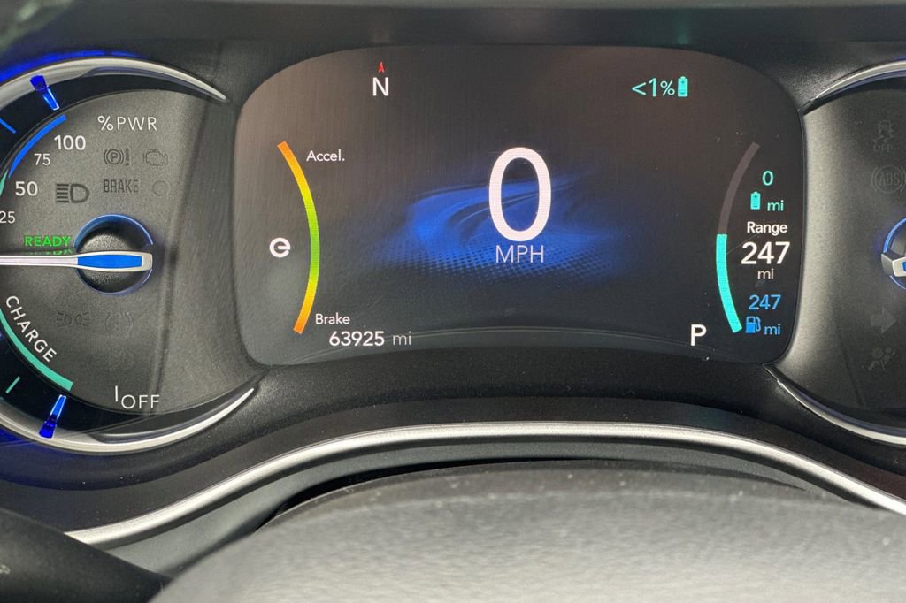 Used 2020 Chrysler Pacifica Touring-L w/ Premium Audio Group FWD image 31