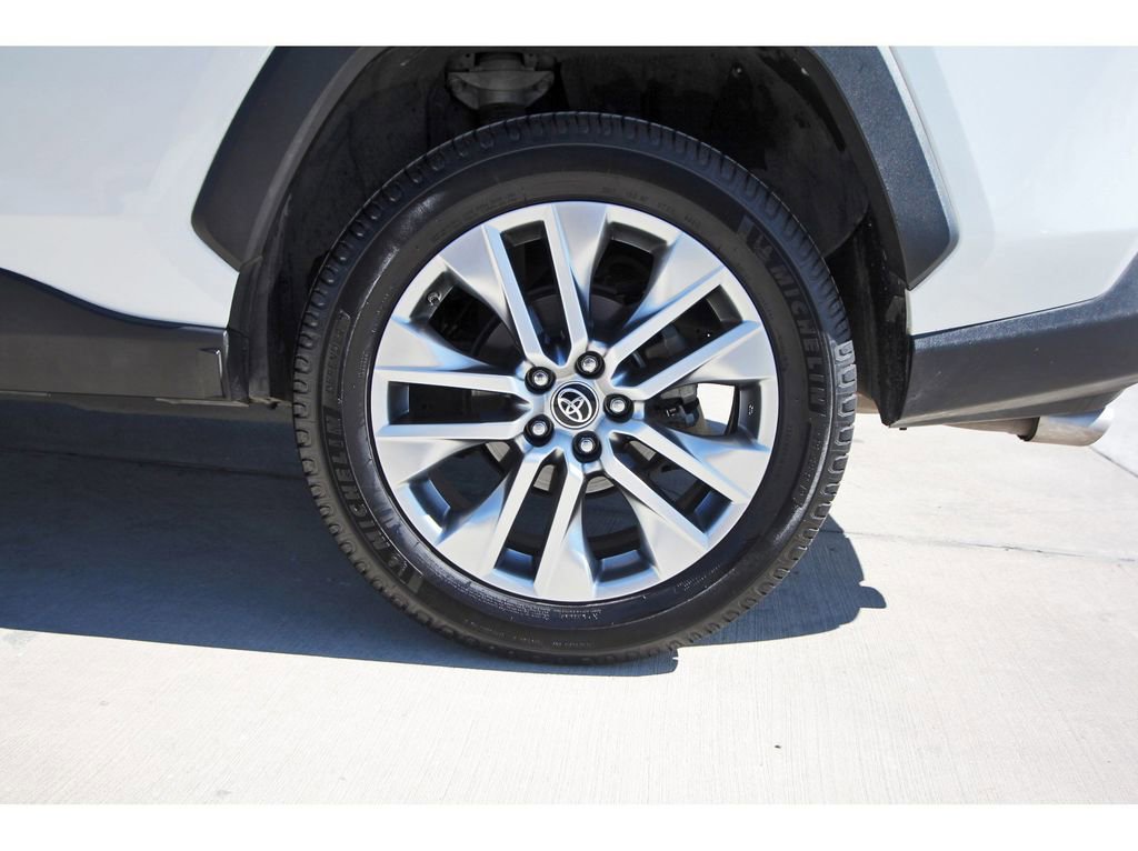 Used 2019 Toyota RAV4 Limited w/ Cold Weather Package image 31