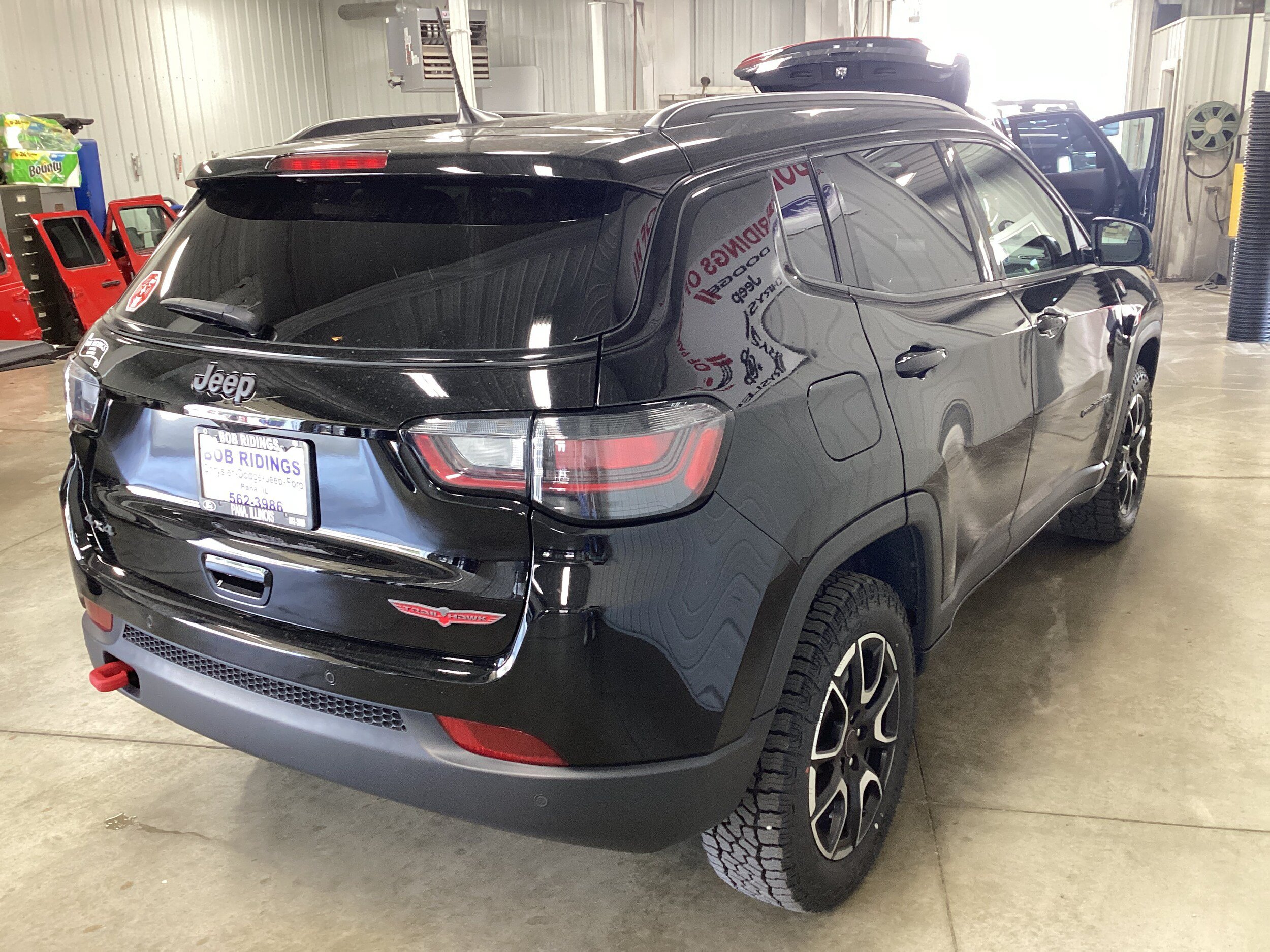 Used 2025 Jeep Compass Trailhawk w/ Trailhawk Elite Group AWD/4WD image 7