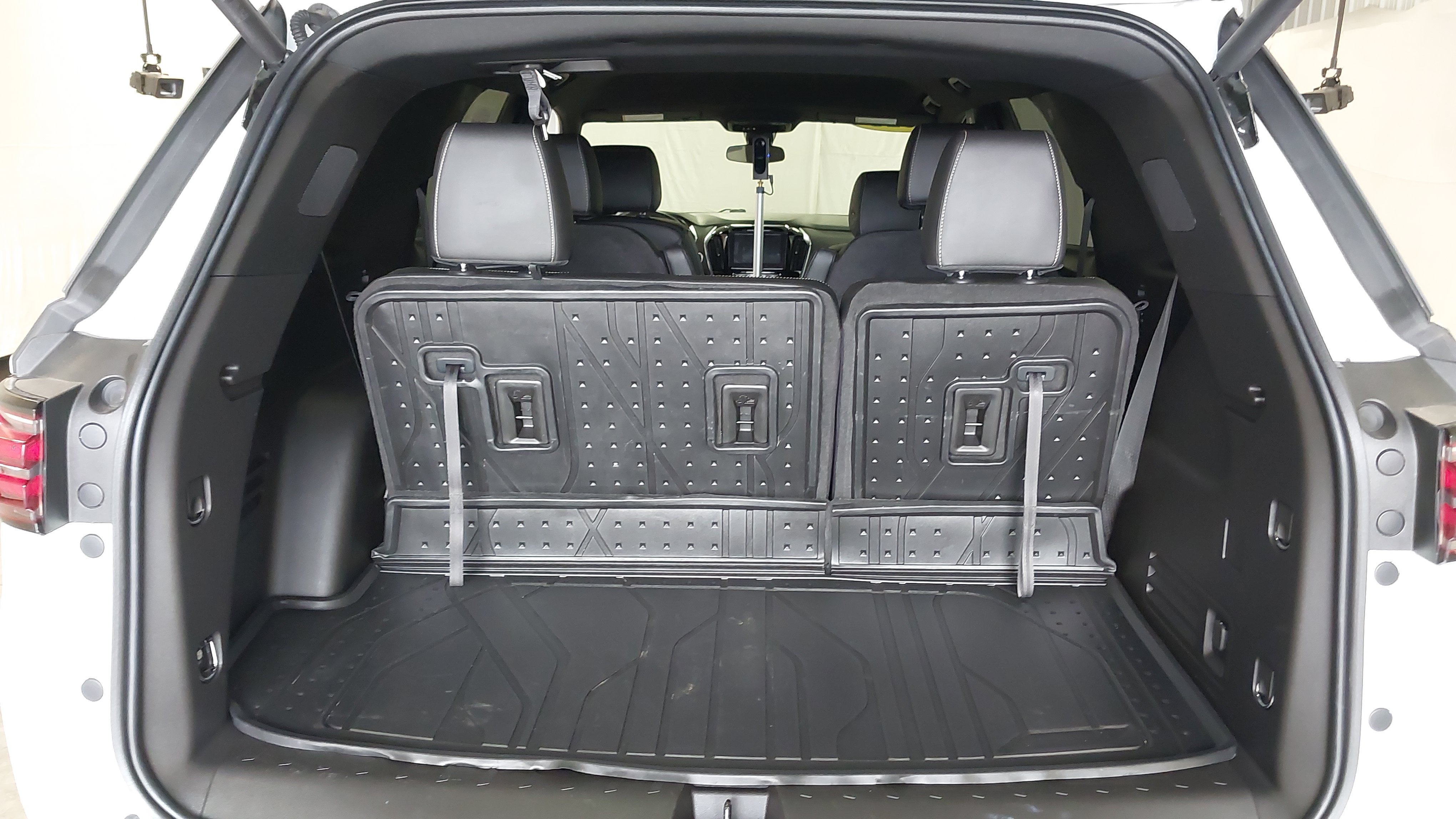 Used 2023 Chevrolet Traverse LT w/ Midnight/Sport Edition FWD image 27