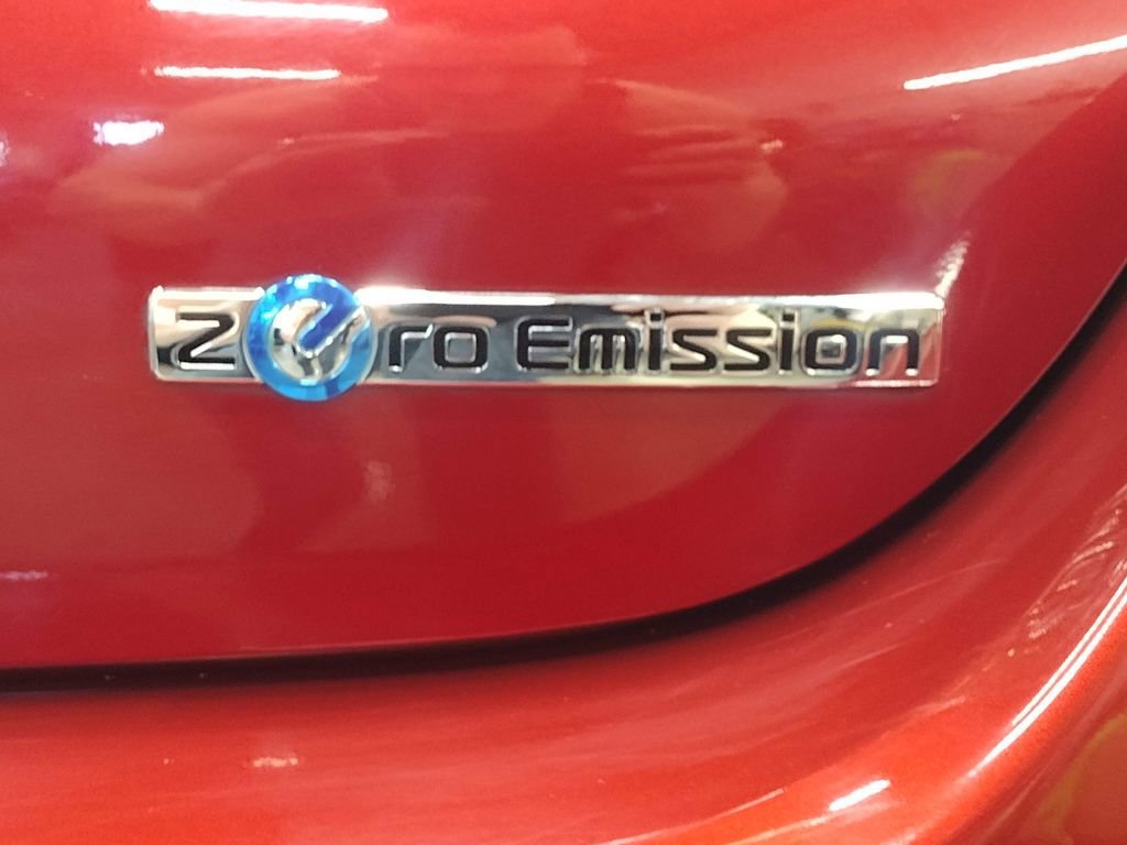 Used 2011 Nissan Leaf SL FWD image 14