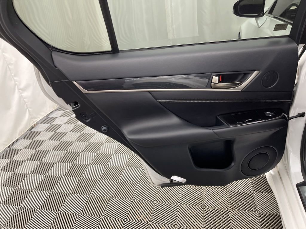 Used 2016 Lexus GS 200t w/ Premium Package image 27