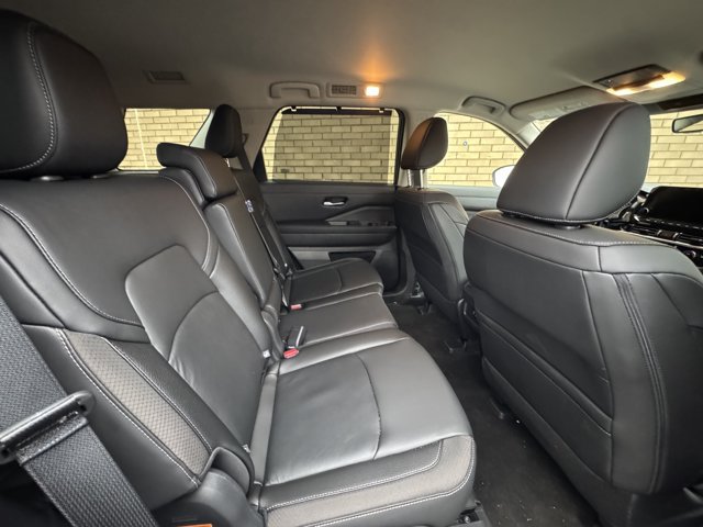 New 2025 Nissan Pathfinder SL AWD/4WD image 13