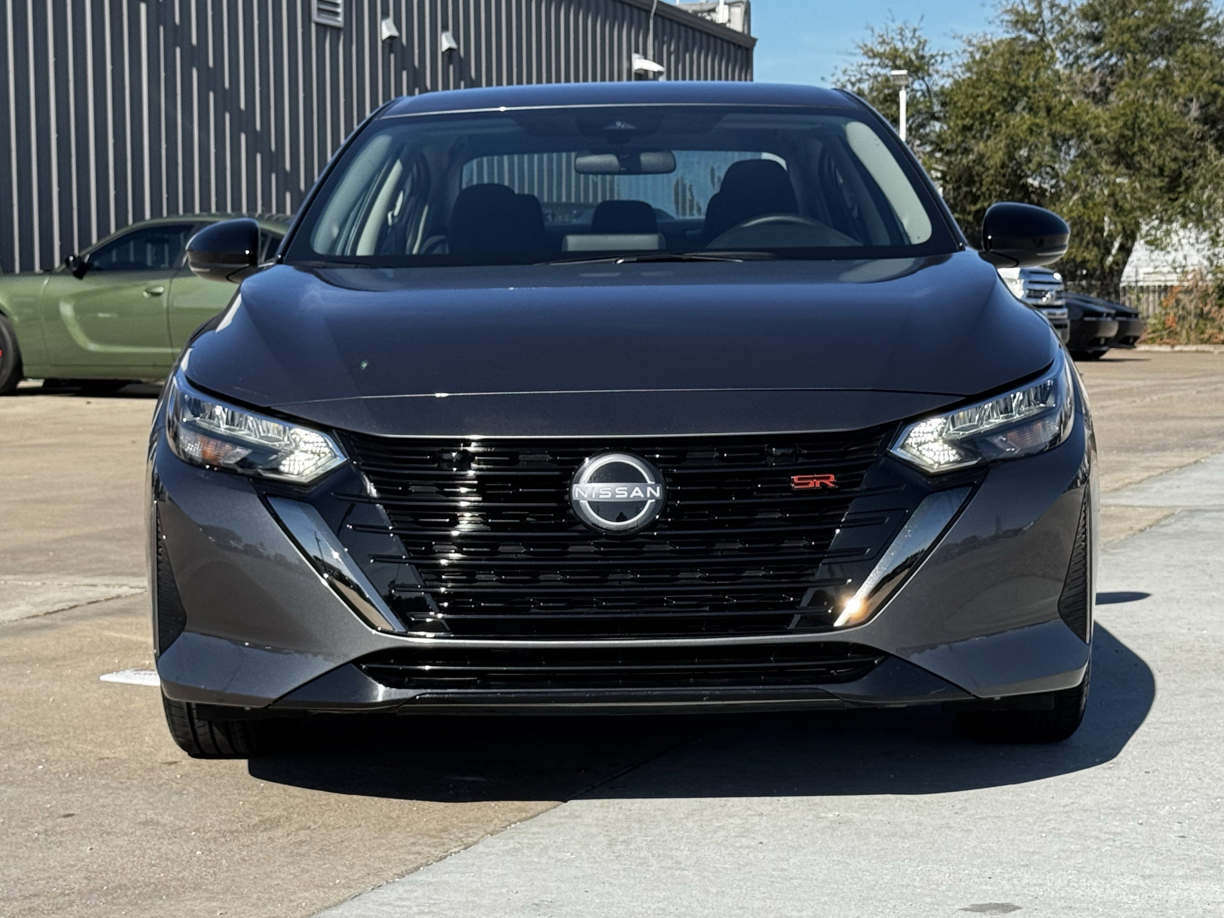 Used 2025 Nissan Sentra SR image 3