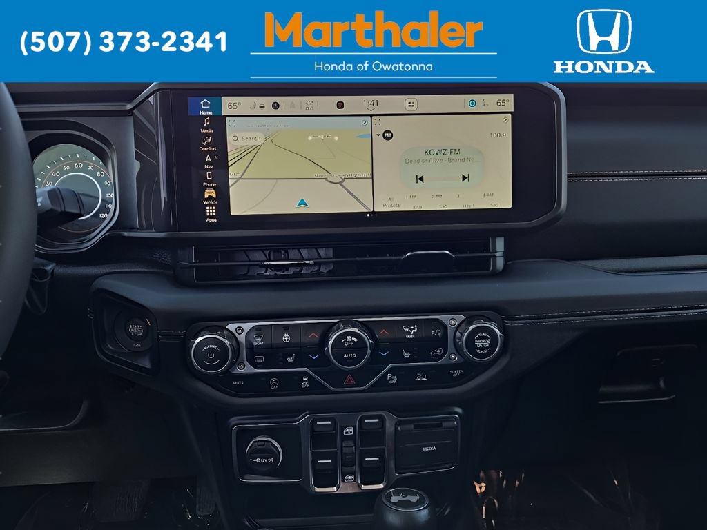 Used 2024 Jeep Wrangler Unlimited Sahara w/ Technology Group AWD/4WD image 23
