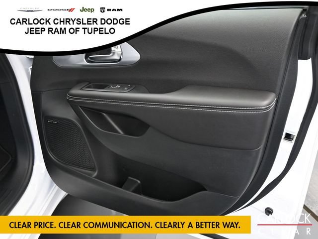 New 2026 Chrysler Pacifica Limited w/ Uconnect Theater Family Group FWD image 44