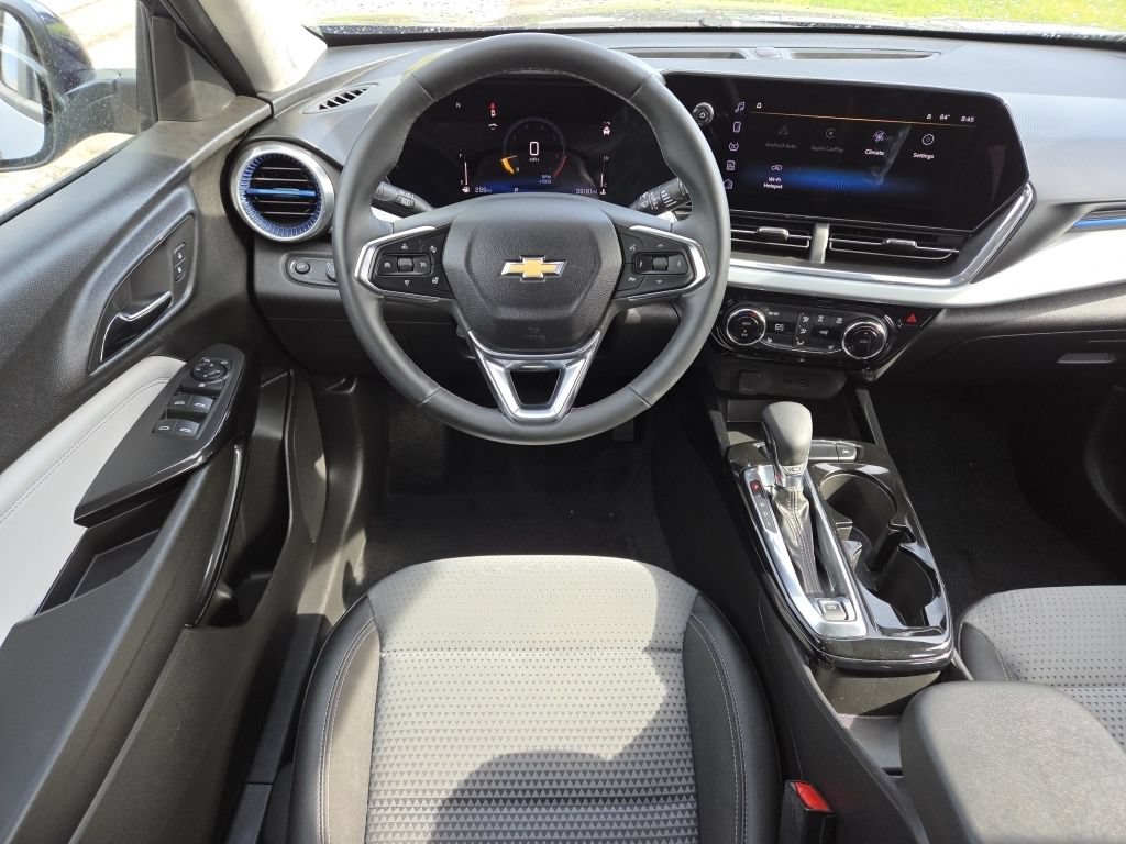 Used 2024 Chevrolet Trax LT w/ Driver Confidence Package FWD image 22