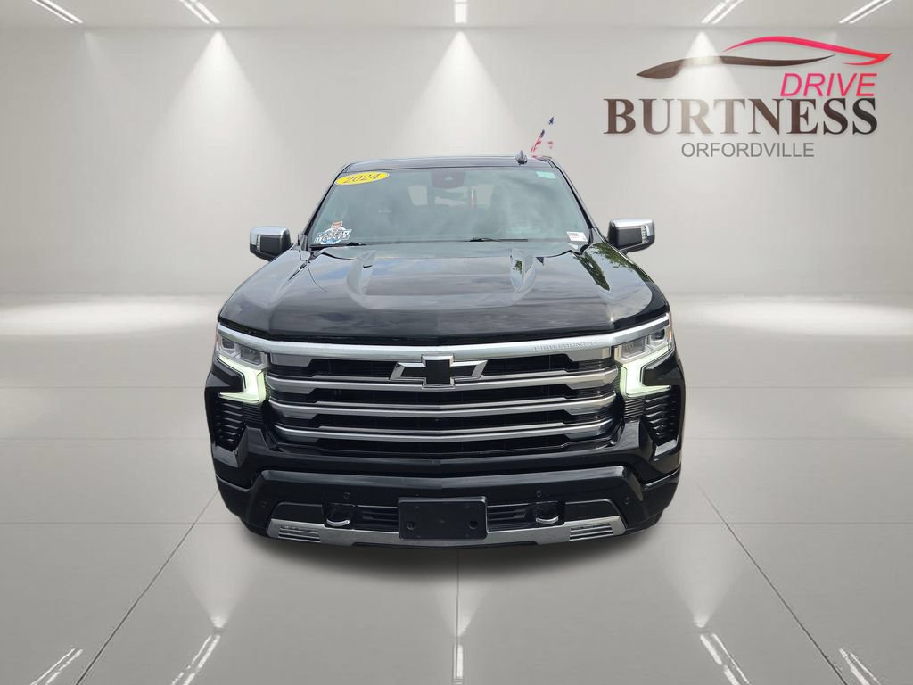 Certified 2024 Chevrolet Silverado 1500 High Country w/ High Country Premium Package AWD/4WD image 3
