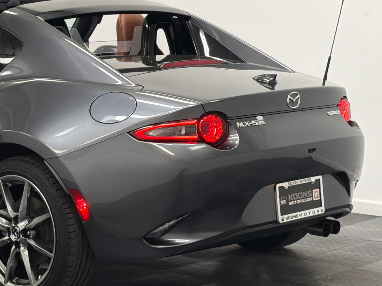 Used 2022 MAZDA MX-5 Miata RF Grand Touring w/ Weather Package RWD image 9