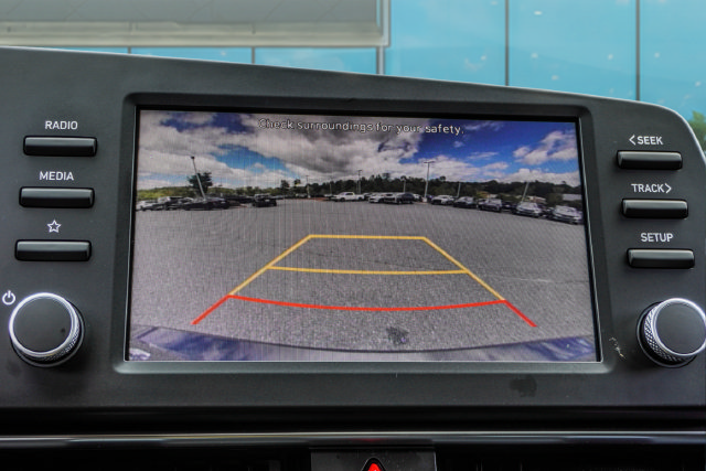 Used 2023 Hyundai Elantra SE FWD image 13