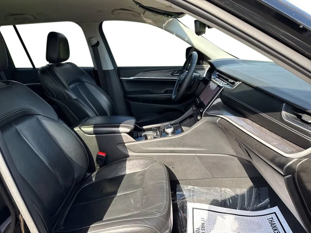 Used 2023 Jeep Grand Cherokee Limited AWD/4WD image 14