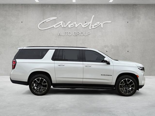Used 2023 Chevrolet Suburban RST w/ Luxury Package AWD/4WD image 17