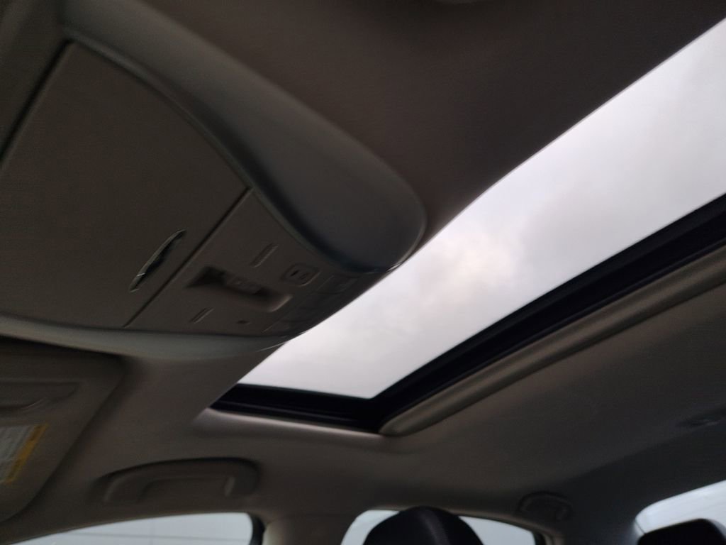 Used 2016 INFINITI Q70 L 5.6 w/ V8 Deluxe Technology Package image 7