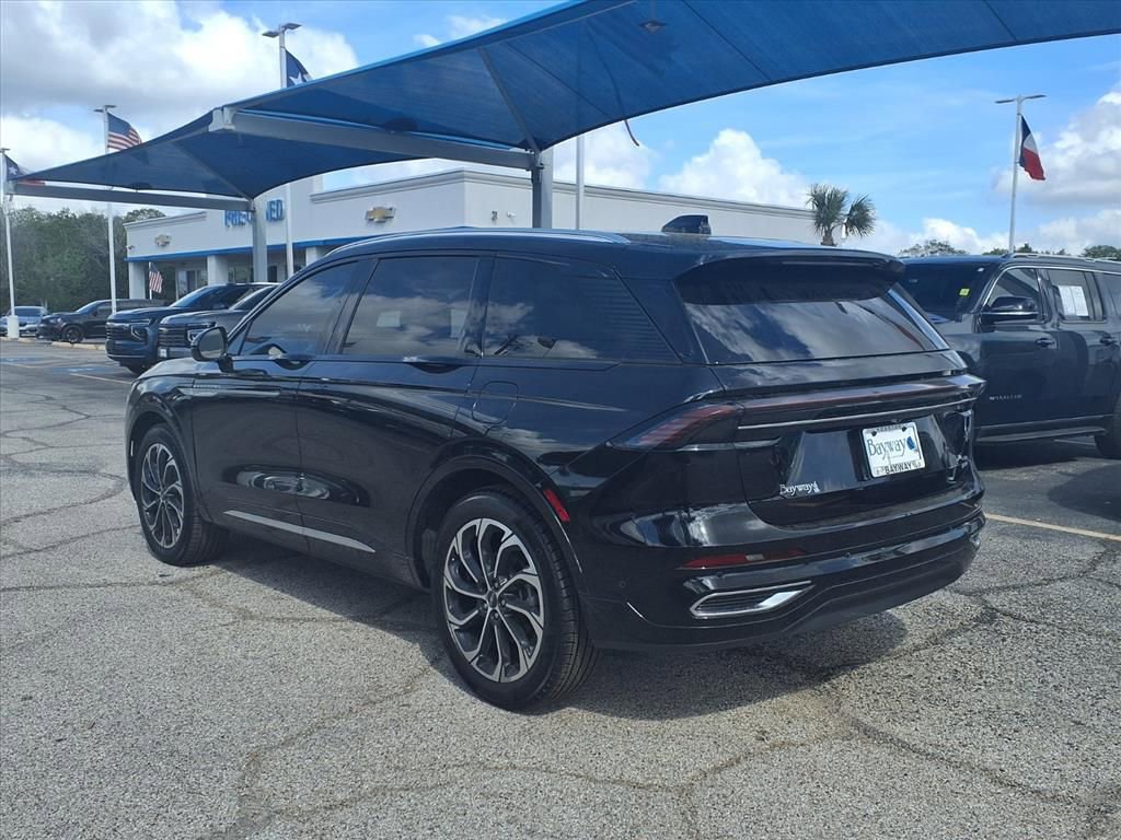 Used 2024 Lincoln Nautilus Reserve image 25