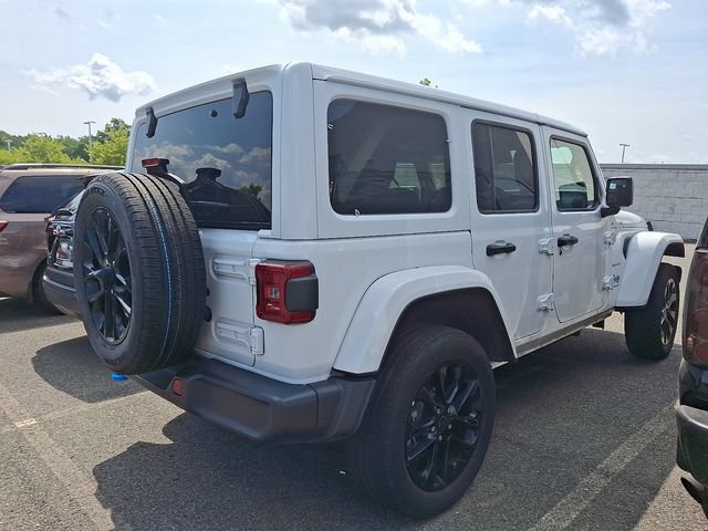 Used 2024 Jeep Wrangler Unlimited Sahara AWD/4WD image 3