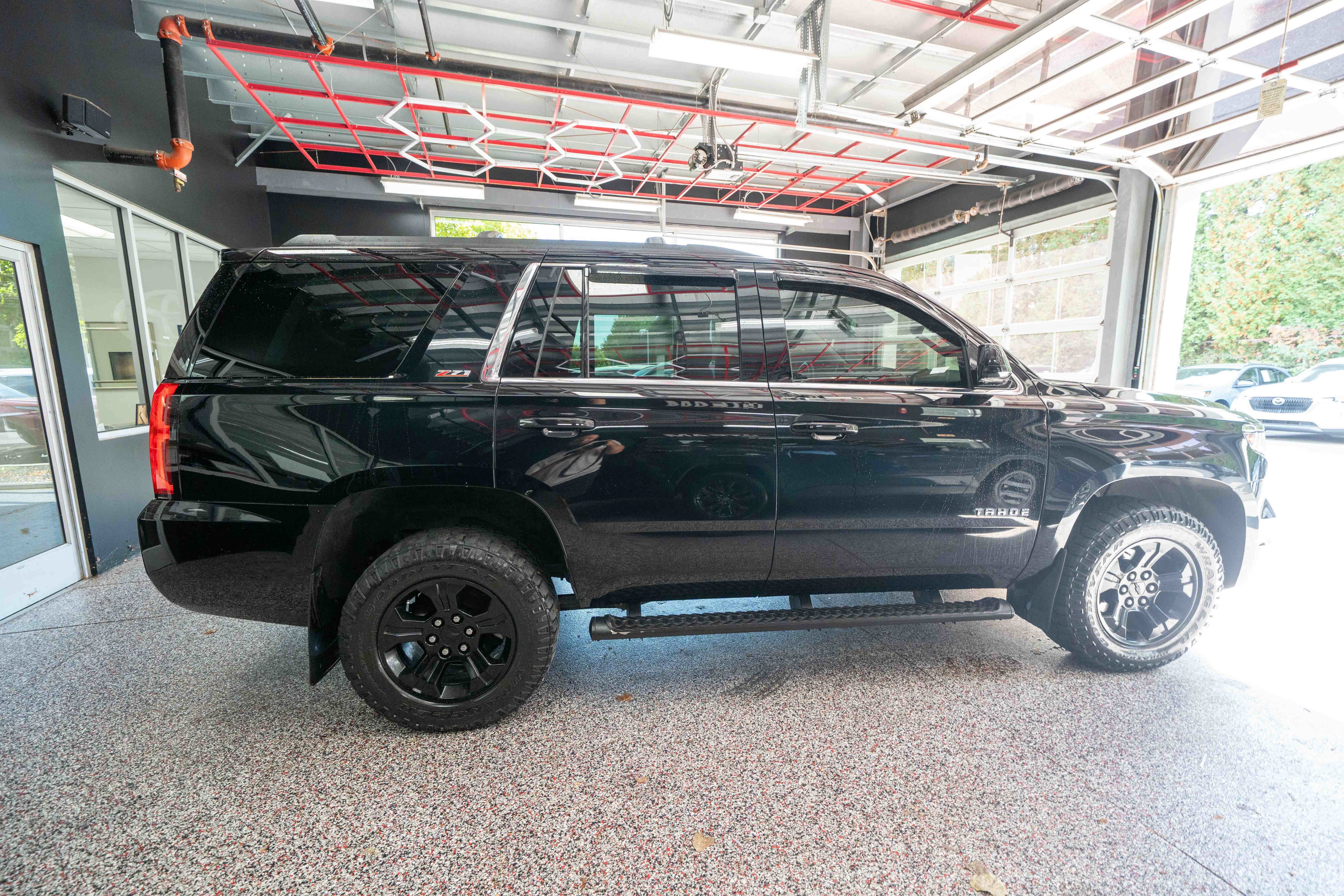 Used 2018 Chevrolet Tahoe LT w/ Z71 Midnight Edition AWD/4WD image 4