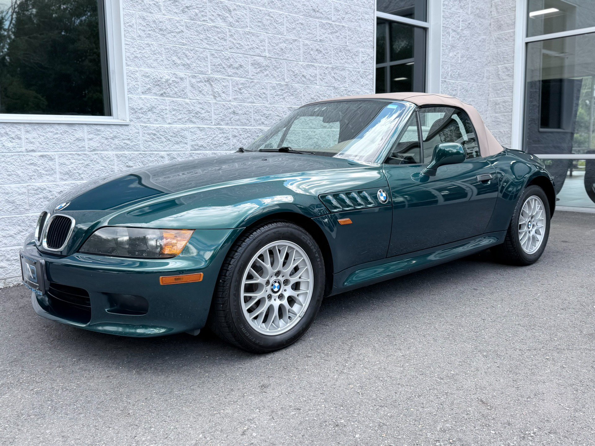 Used 1999 BMW Z3 2.5i RWD image 3