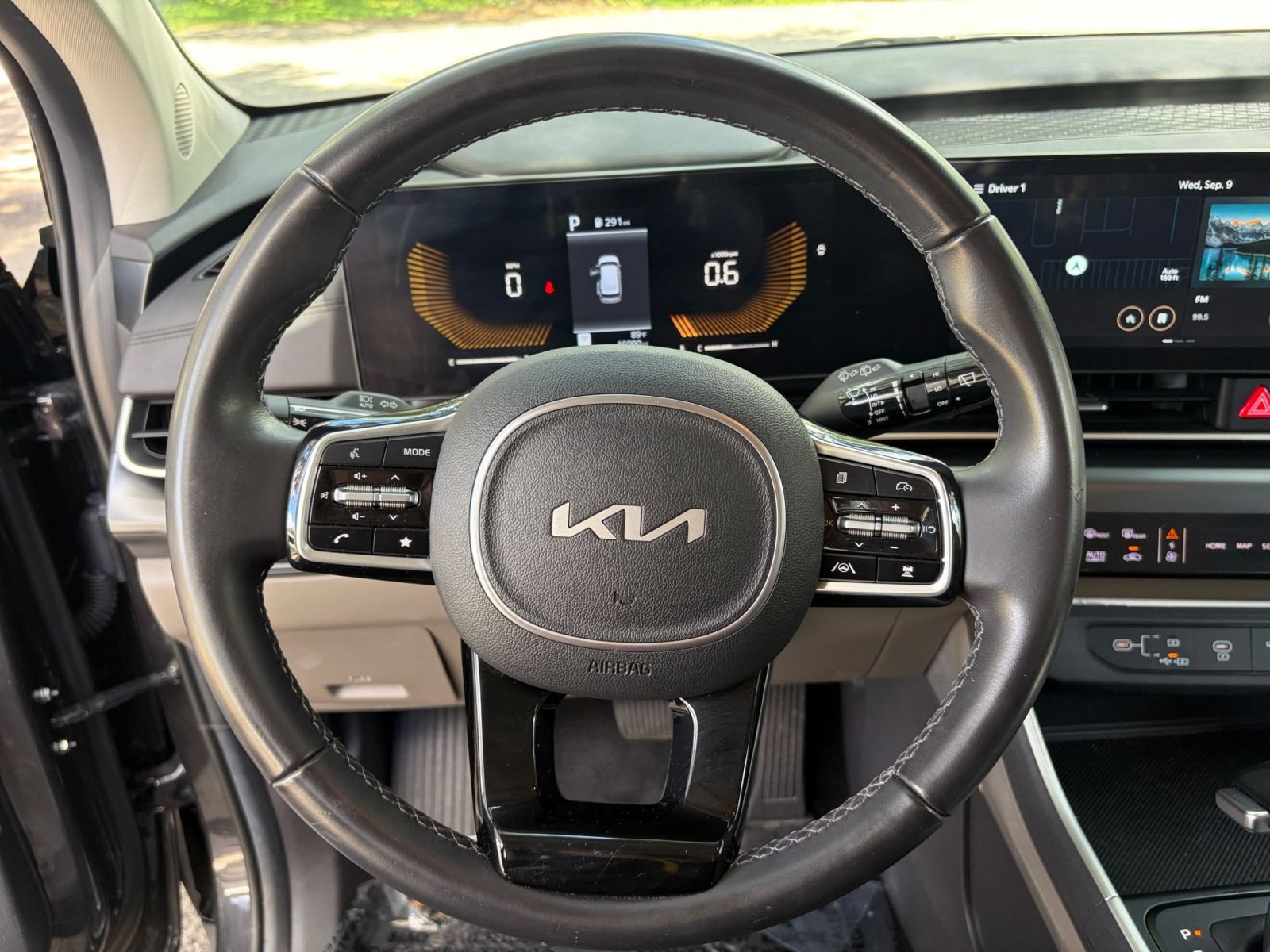Used 2026 Kia Carnival FWD image 29