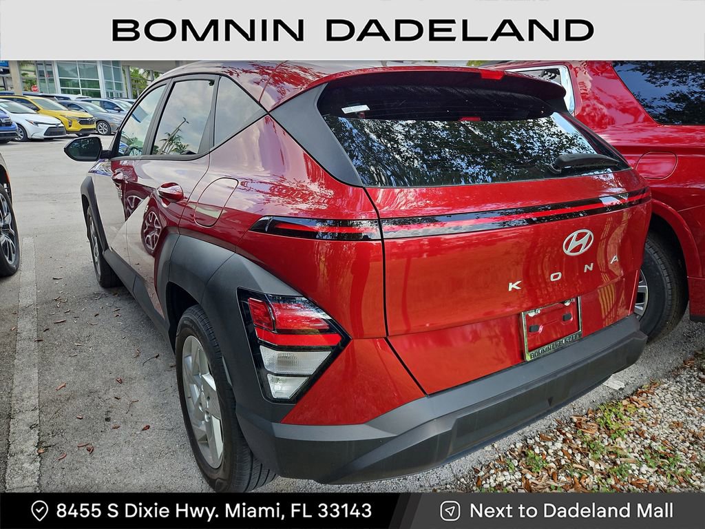 Used 2024 Hyundai Kona SE image 3