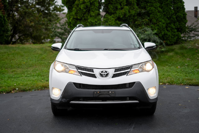 Used 2015 Toyota RAV4 XLE FWD image 2