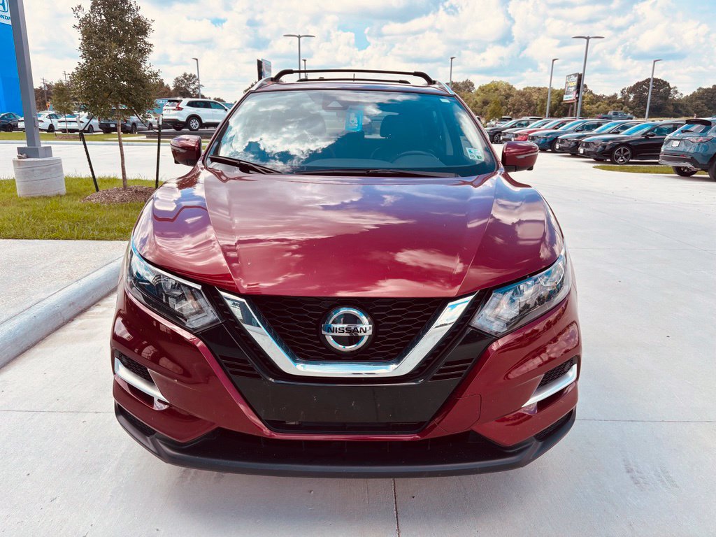 Used 2021 Nissan Rogue Sport SL FWD image 2