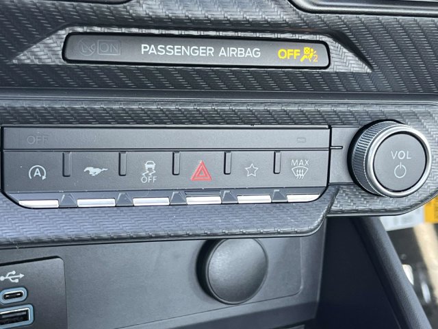 Used 2025 Ford Mustang Coupe RWD image 28