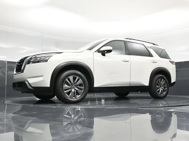 Used 2025 Nissan Pathfinder SV FWD image 59