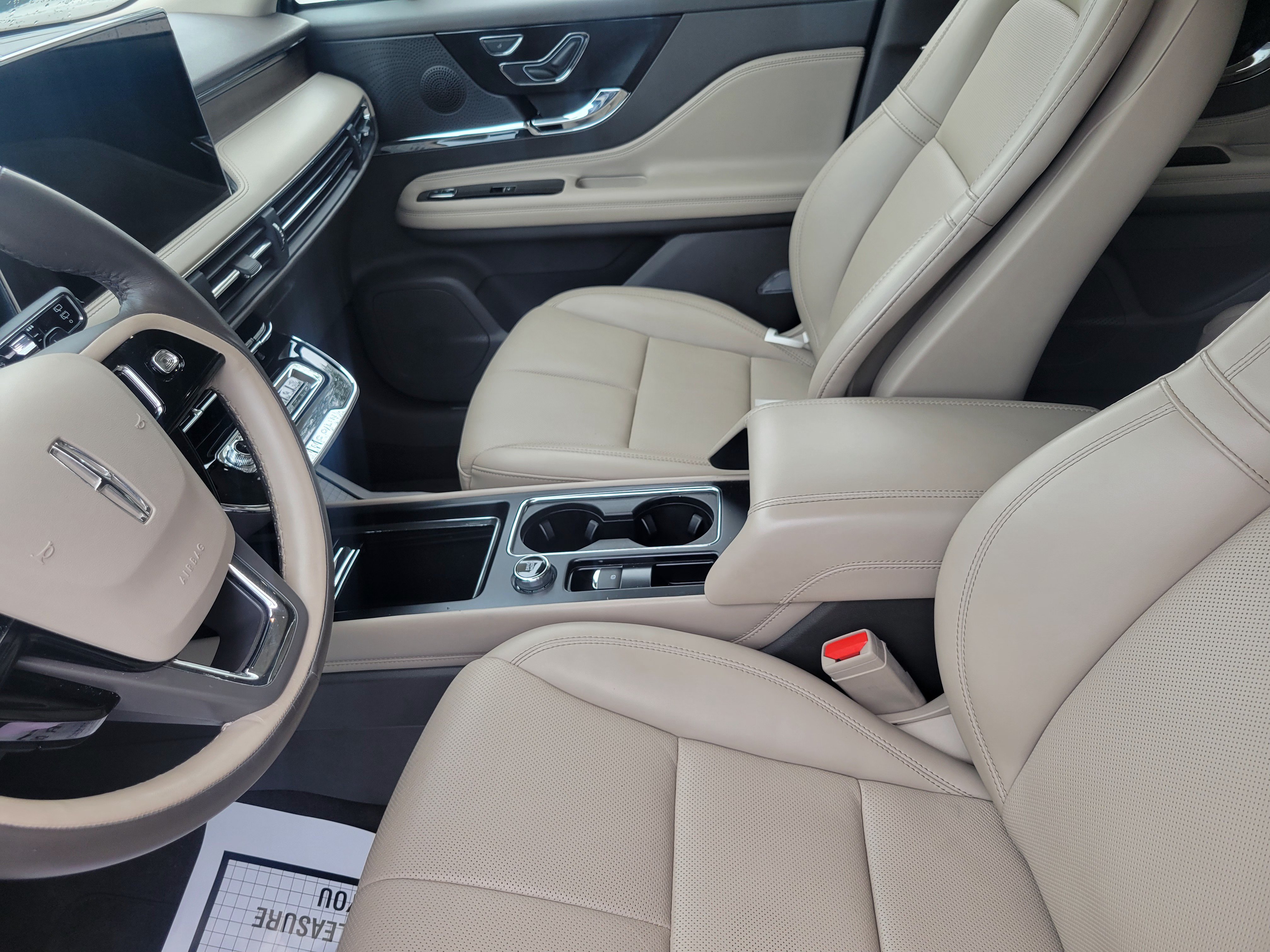 Certified 2024 Lincoln Corsair Reserve FWD image 12