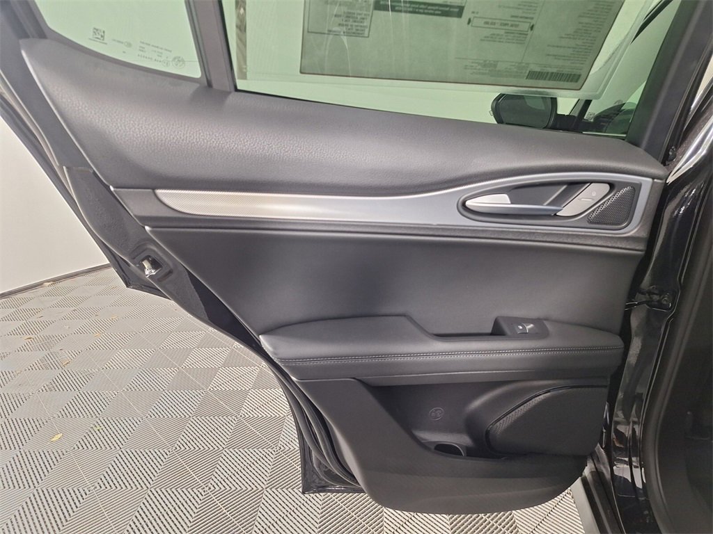 New 2025 Alfa Romeo Stelvio Sprint w/ Convenience Package image 12