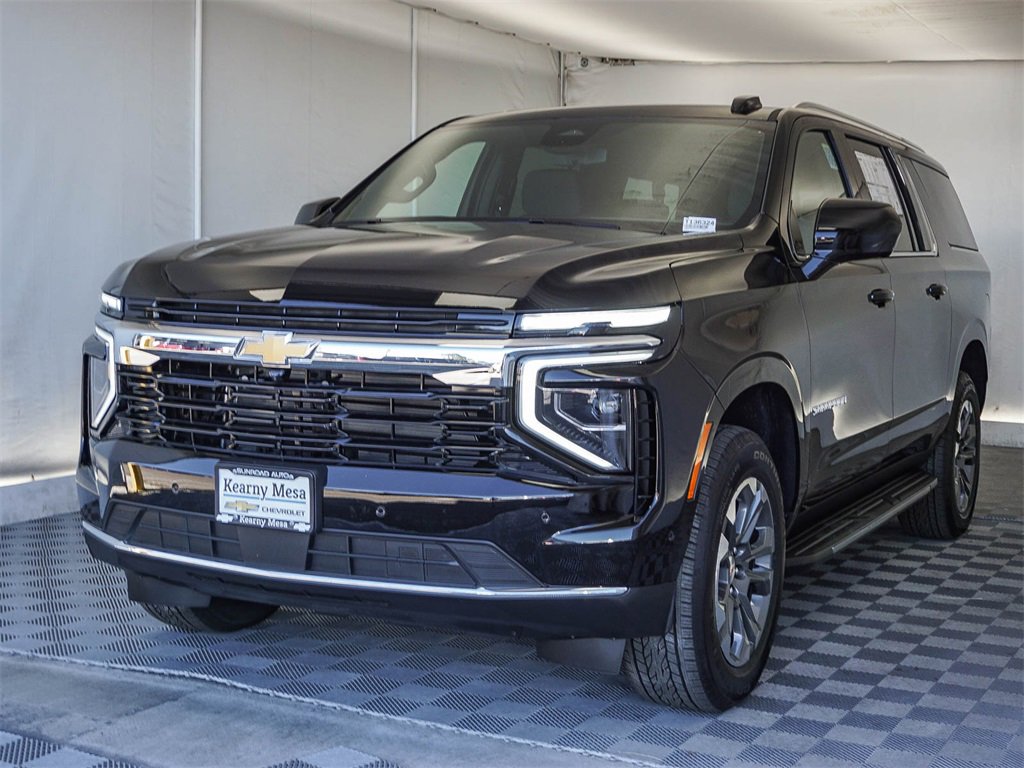 New 2026 Chevrolet Suburban LS image 3