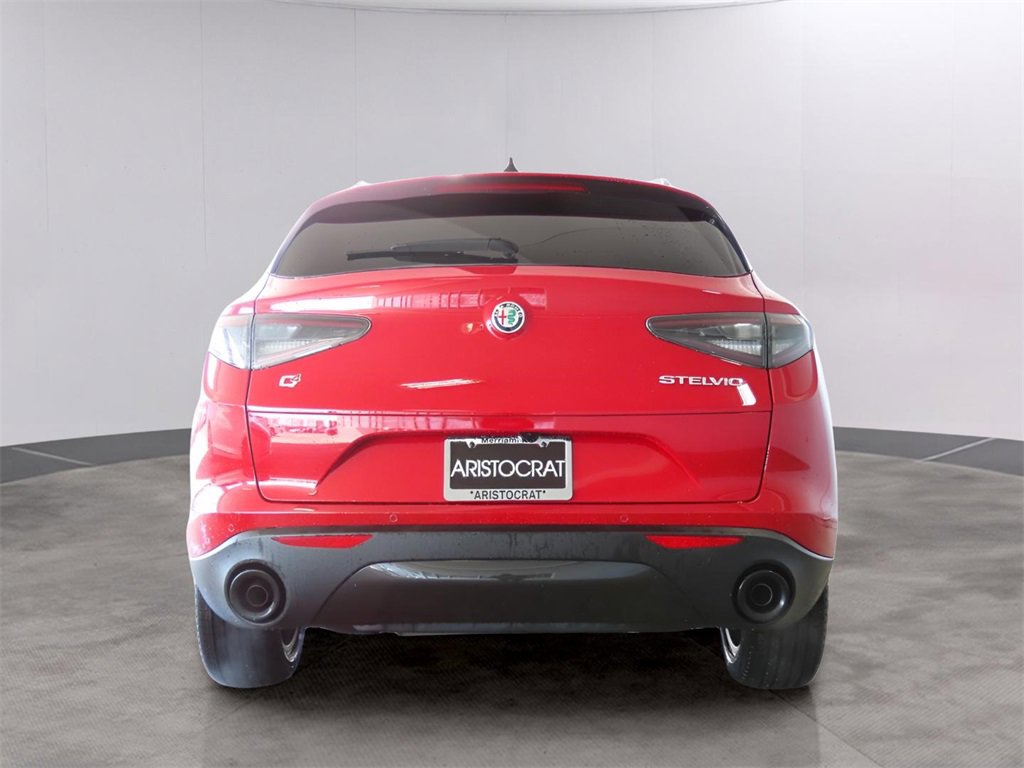 New 2025 Alfa Romeo Stelvio Sprint image 6
