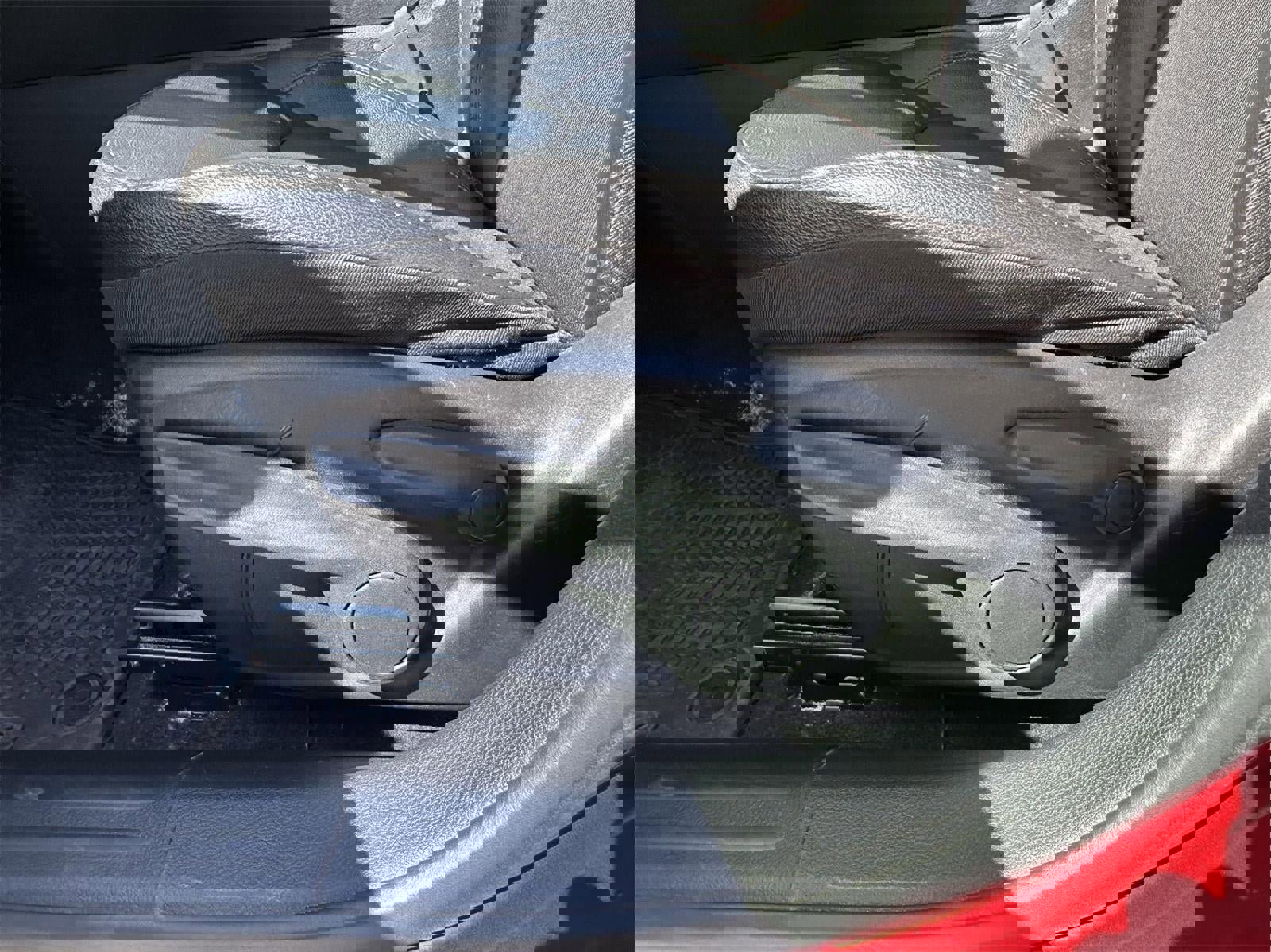 Used 2025 Jeep Compass Trailhawk image 14