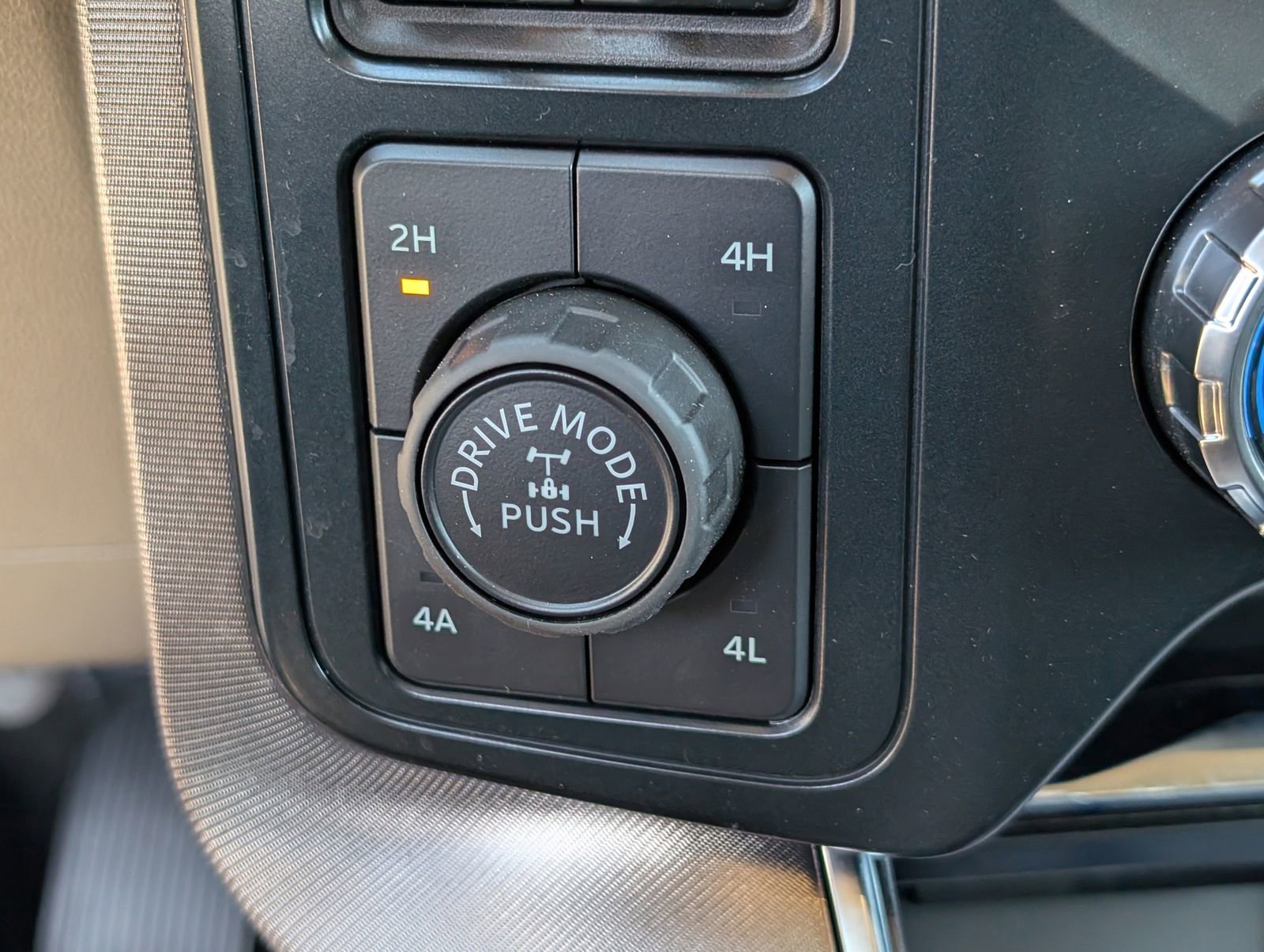 Used 2025 Ford F150 Platinum w/ Equipment Group 703A Plus image 17