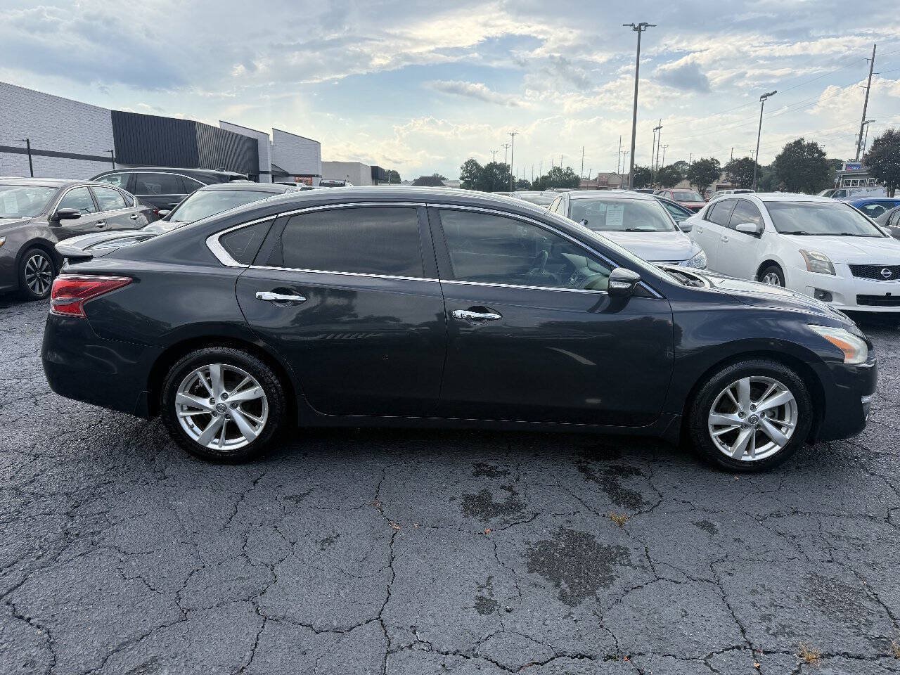 Used 2013 Nissan Altima 2.5 SL FWD image 8