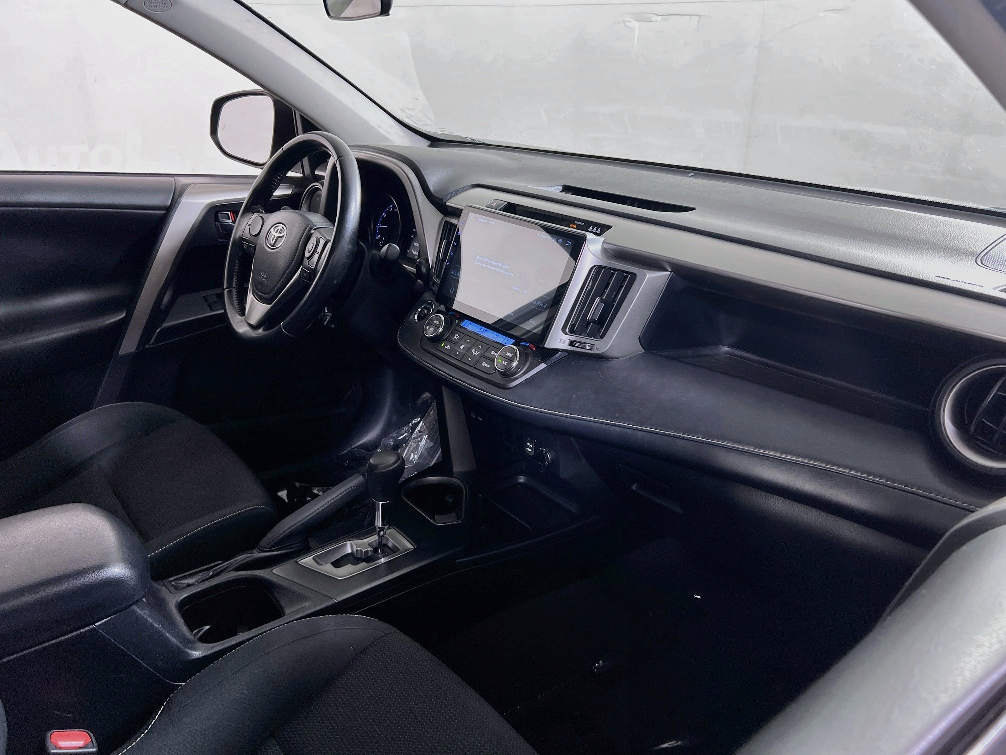 Used 2018 Toyota RAV4 XLE w/ Plus Extra Value Package AWD/4WD image 27