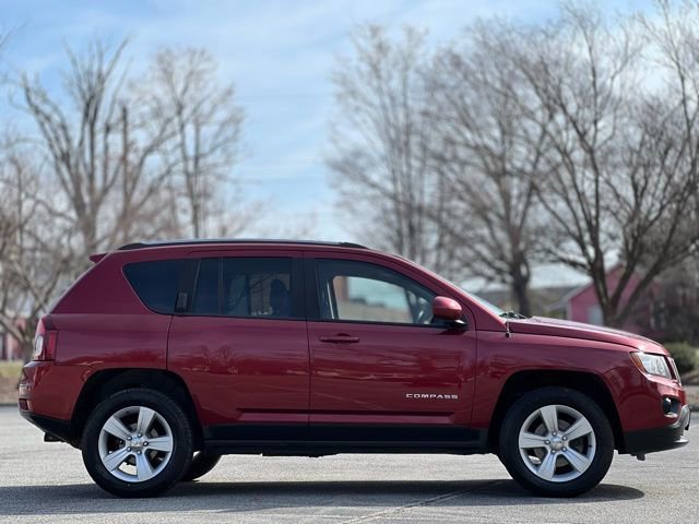 Used 2016 Jeep Compass Latitude image 4